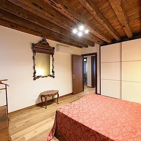 Mercerie E Capitello Apartman *